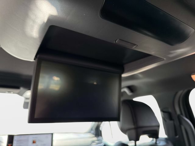 Used 2025 Toyota Sienna Platinum AWD/4WD image 17