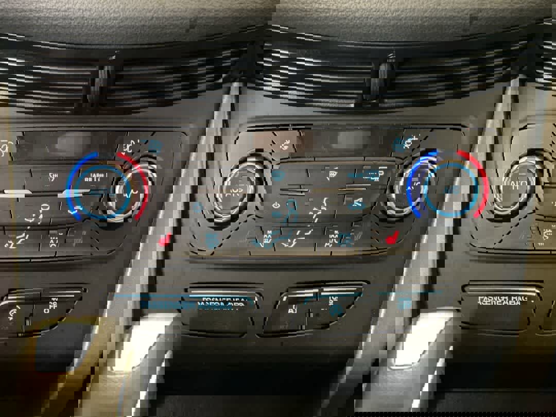 Used 2018 Ford Escape SEL w/ Ford Safe & Smart Package image 22