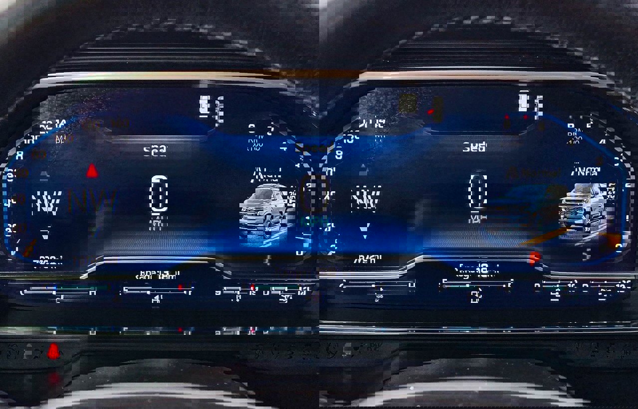 Used 2022 Chevrolet Tahoe LT w/ Luxury Package image 28