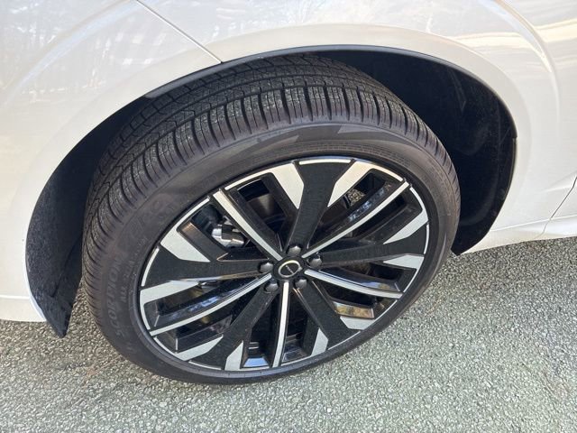 New 2026 Volvo XC60 B5 Ultra w/ Protection Package Premier AWD/4WD image 12