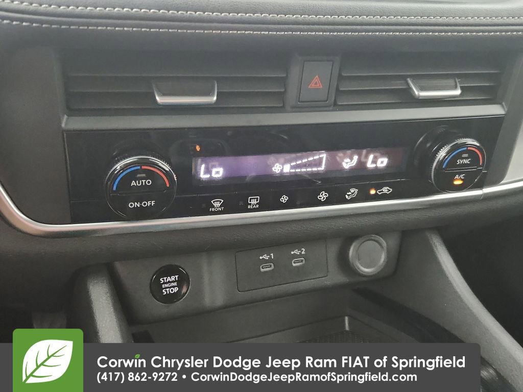 Used 2025 Nissan Rogue SV AWD/4WD image 25