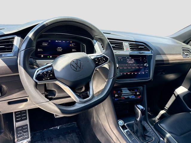 Used 2022 Volkswagen Tiguan SEL R-Line AWD/4WD image 9