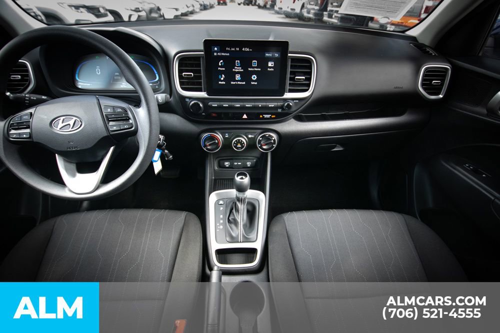 Certified 2025 Hyundai Venue SE image 29