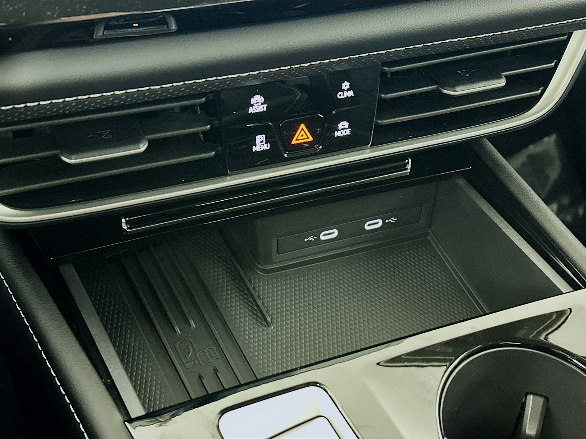 New 2026 Volkswagen Atlas SE image 15