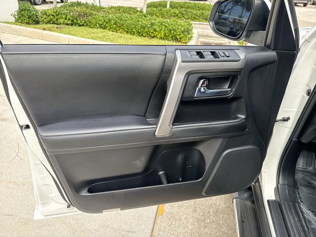 Used 2021 Toyota 4Runner SR5 Premium w/ Moonroof Package AWD/4WD image 39
