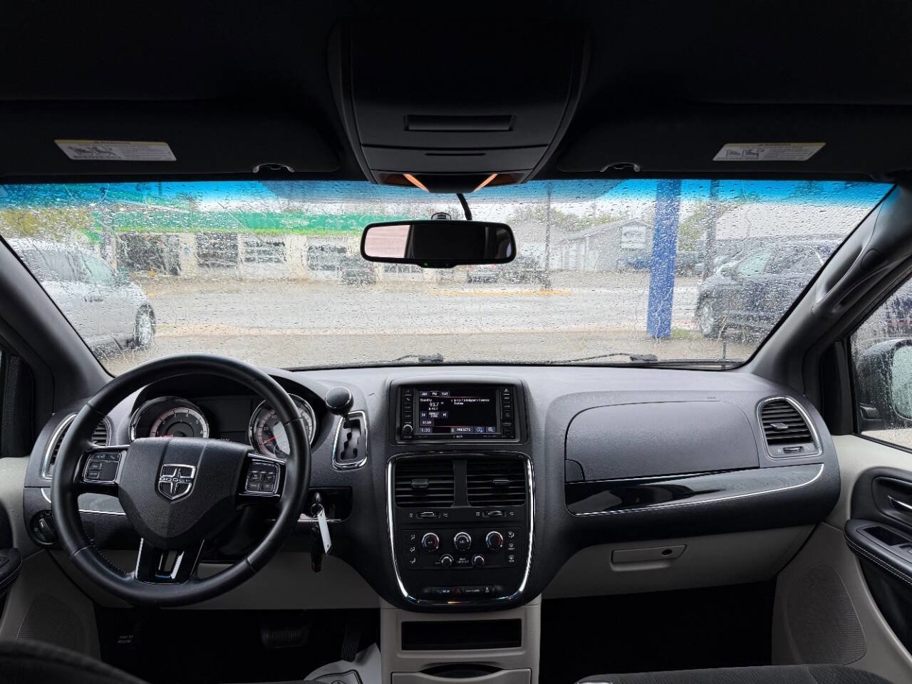 Used 2016 Dodge Grand Caravan SE FWD image 23