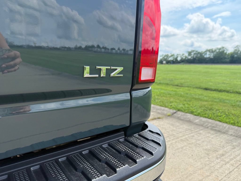 Used 2026 Chevrolet Silverado 2500 LTZ w/ LTZ Premium Package AWD/4WD image 6