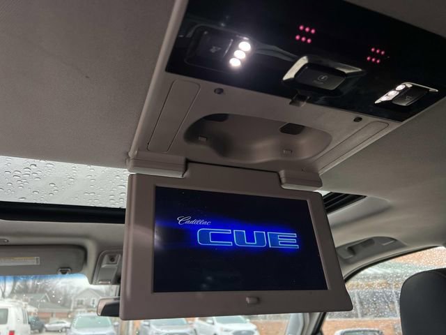 Used 2018 Cadillac Escalade ESV Premium Luxury image 17