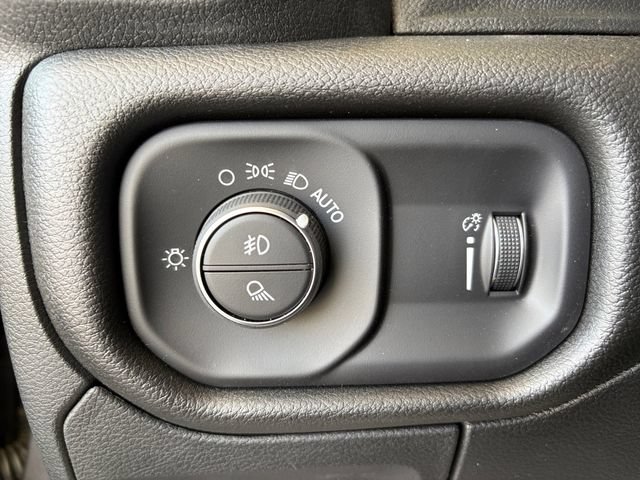 New 2026 RAM 1500 Express AWD/4WD image 29