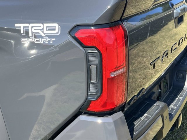 Used 2024 Toyota Tacoma TRD Sport w/ TRD Sport Premium Package AWD/4WD image 9