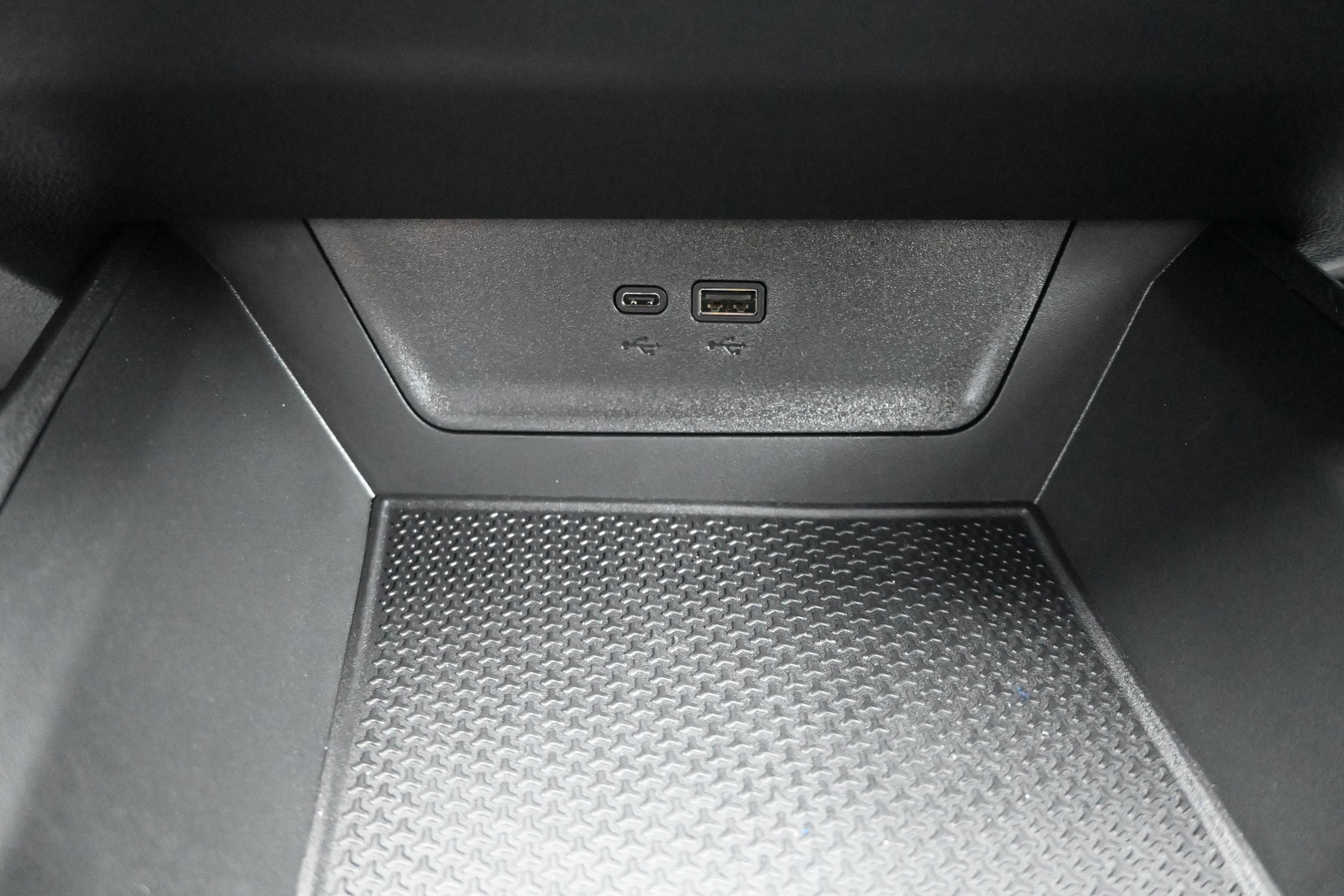 New 2027 Chevrolet Equinox LT w/ Convenience Package II FWD image 21