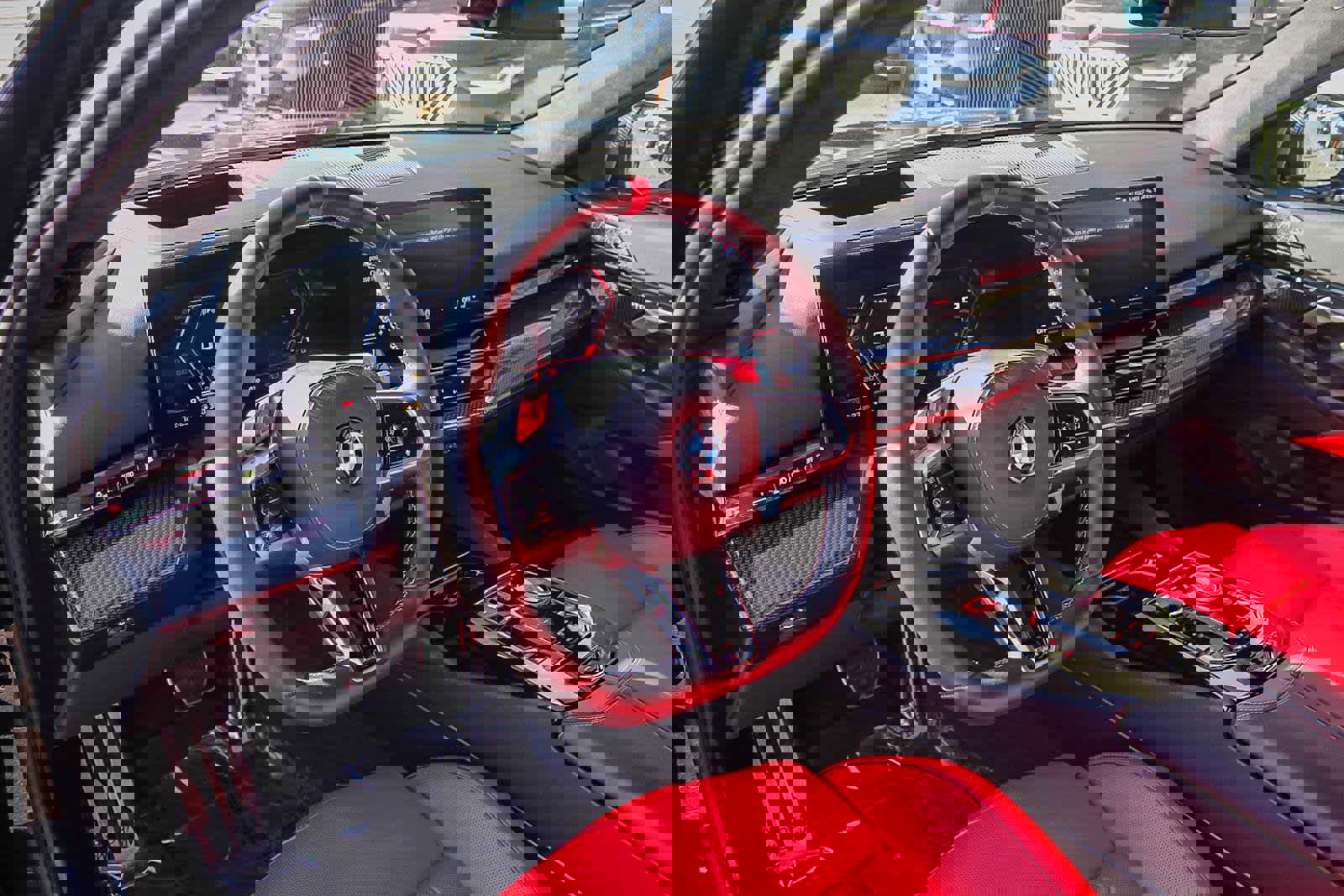 Used 2025 BMW M5 image 14