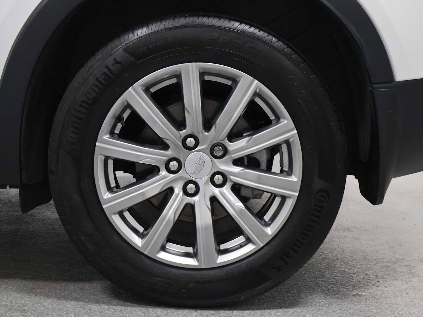 Used 2020 Cadillac XT4 Premium Luxury w/ Cold Weather Package AWD/4WD image 36