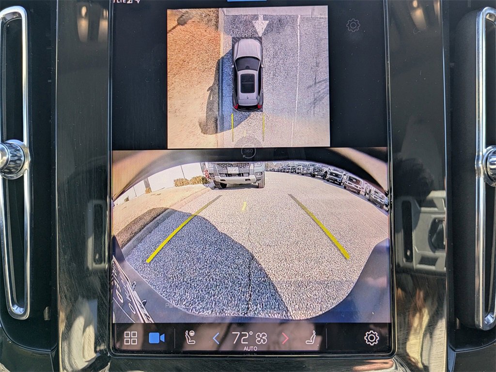 Certified 2025 Volvo XC40 B5 Plus image 21