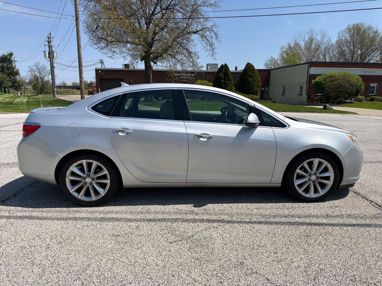 Used 2012 Buick Verano Convenience FWD image 4