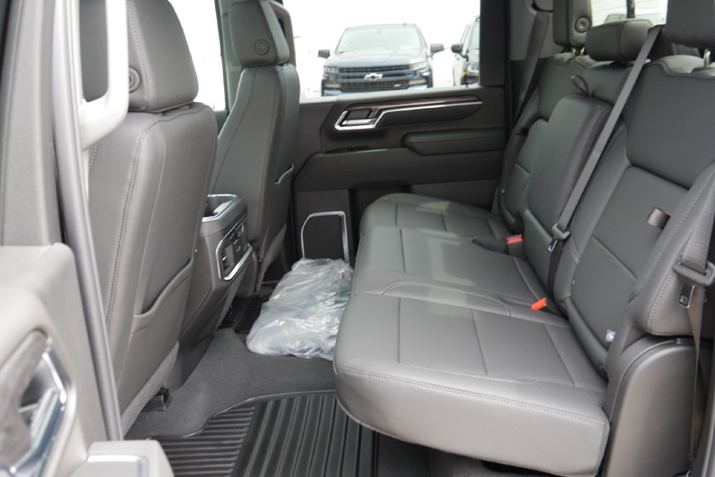 New 2026 Chevrolet Silverado 2500 LTZ w/ LTZ Premium Package AWD/4WD image 31