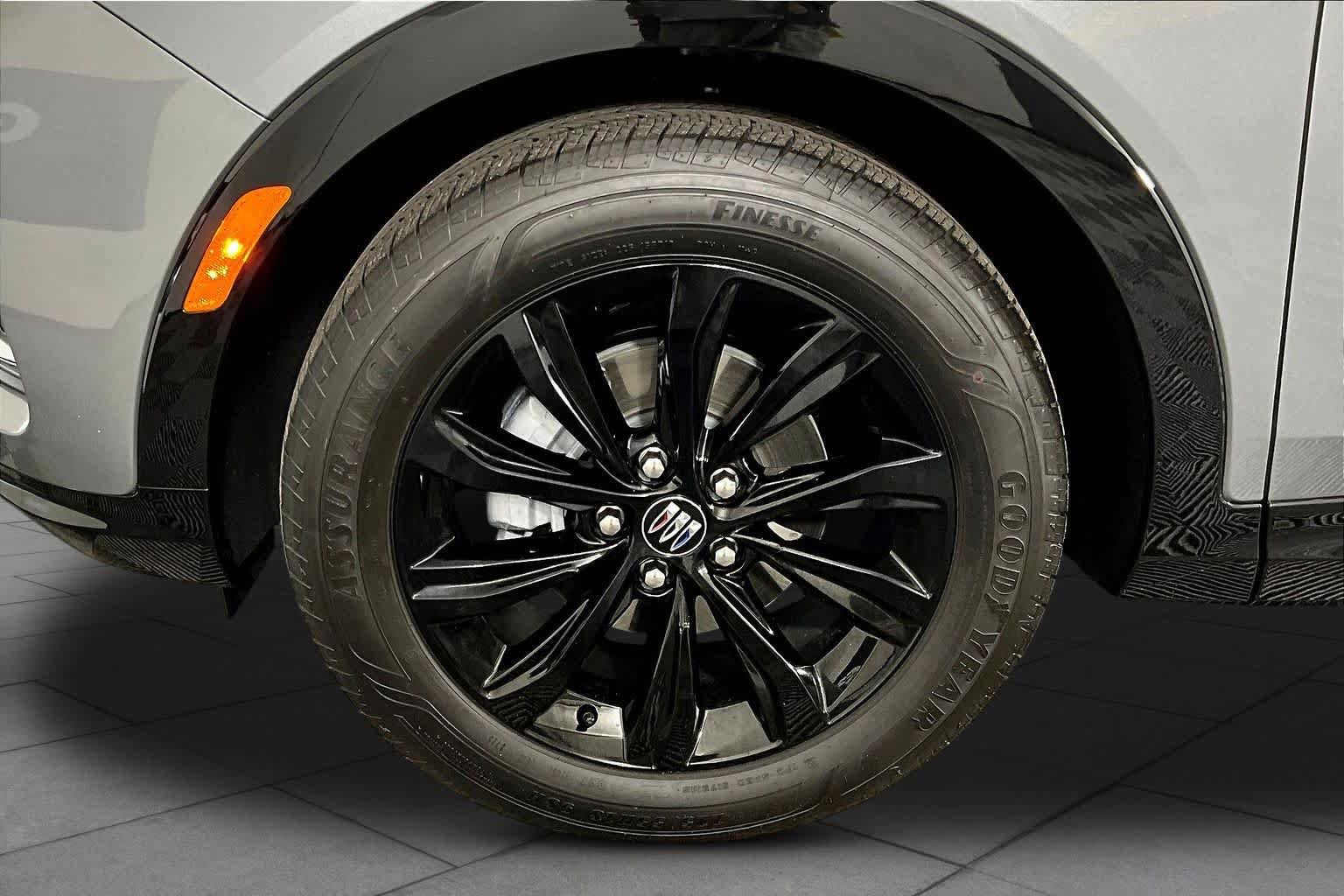 Used 2026 Buick Envista Sport Touring w/ Convenience I Package FWD image 10