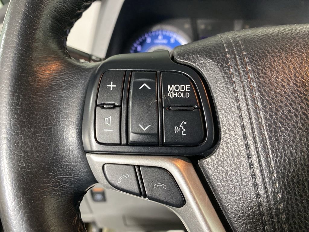 Used 2018 Toyota Sienna XLE w/ XLE Navigation Package image 19