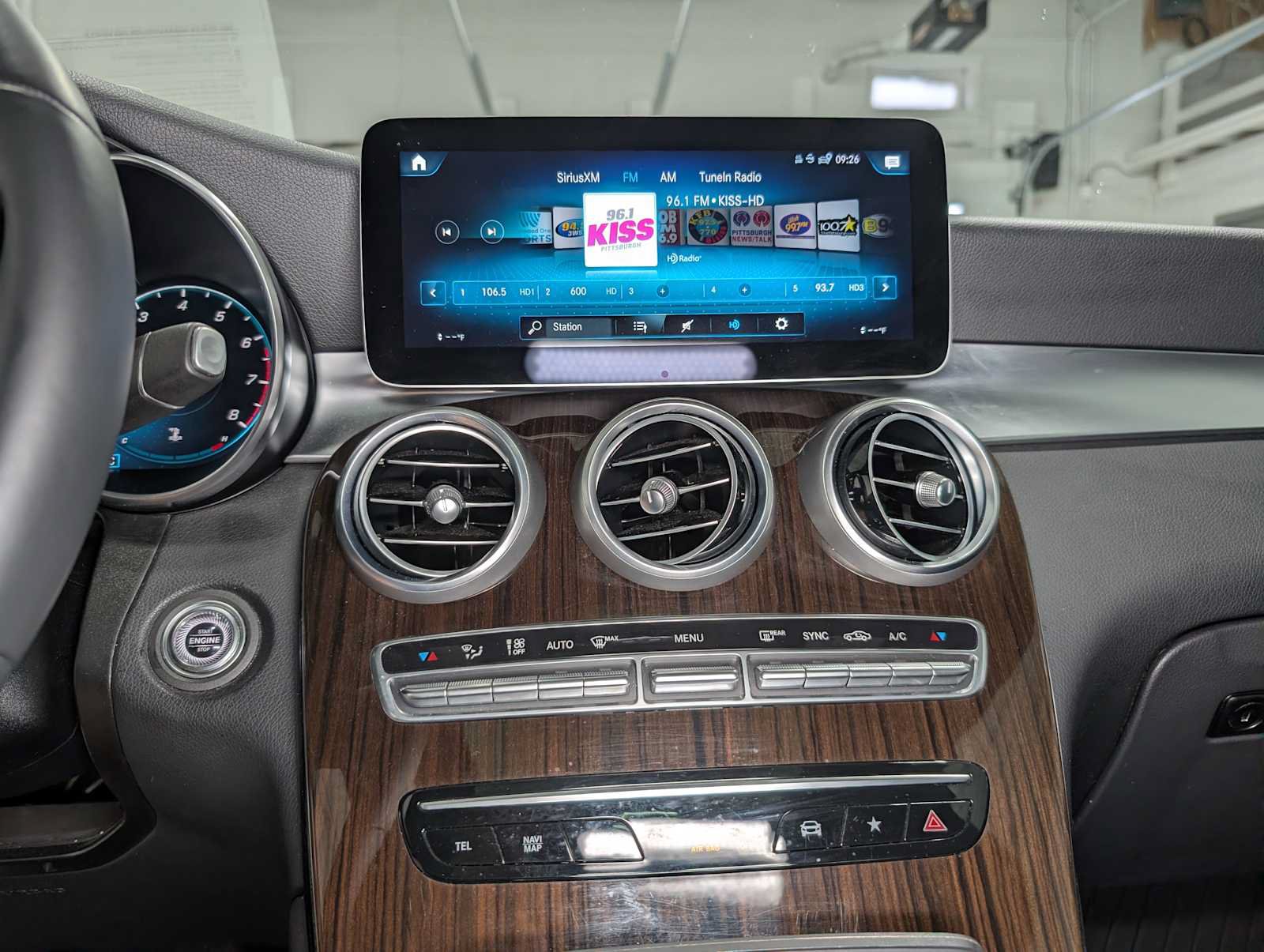 Certified 2020 Mercedes-Benz GLC 300 4MATIC image 30