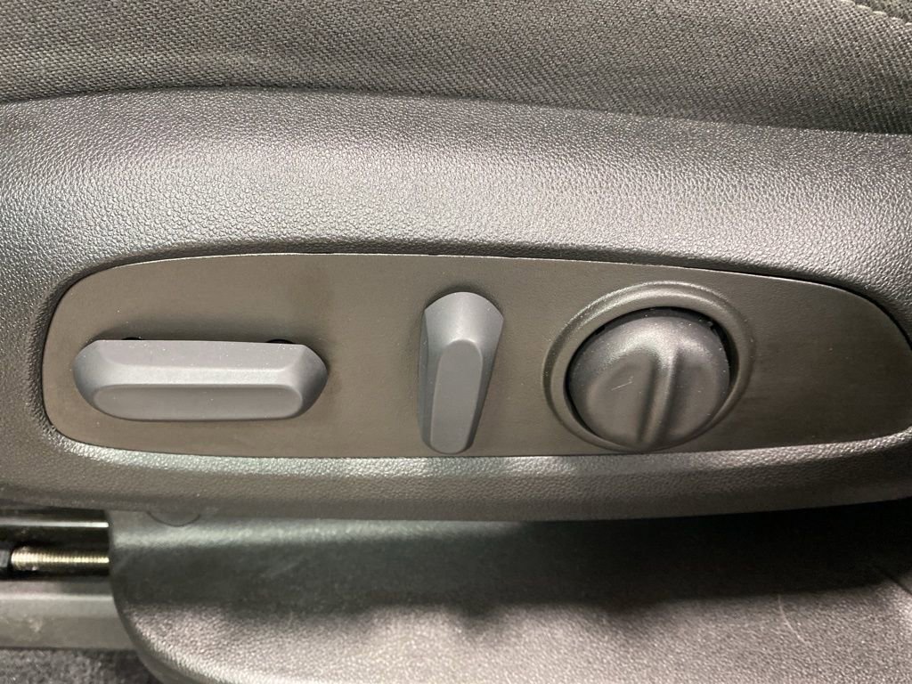 Used 2023 Chevrolet Traverse LT w/ Midnight/Sport Edition image 32