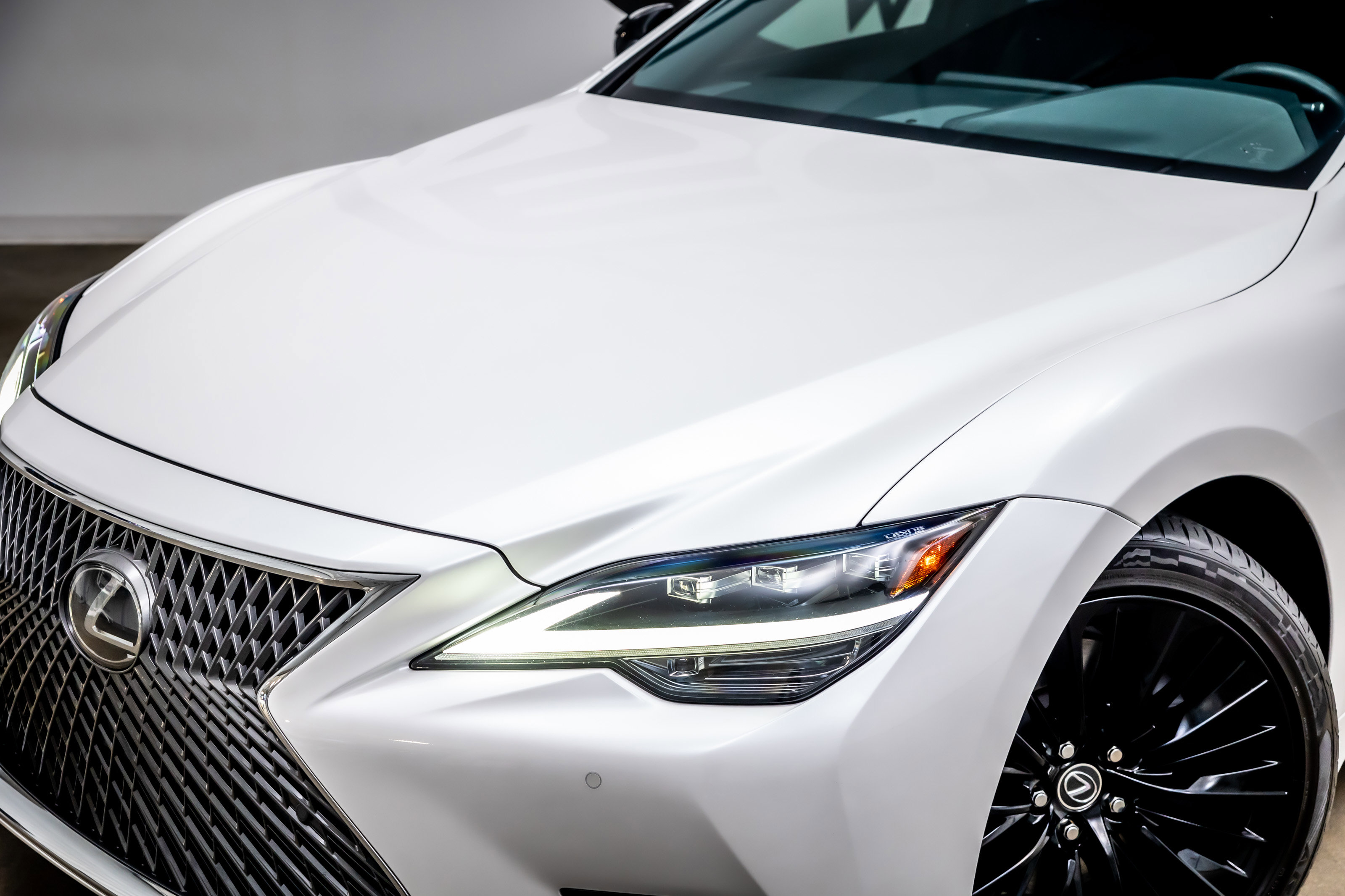 Used 2021 Lexus LS 500 w/ Accessory Package (Z2) RWD image 18