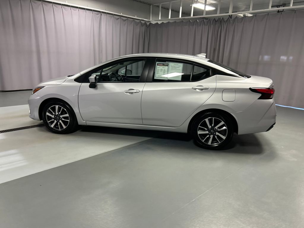 Used 2025 Nissan Versa SV FWD image 4