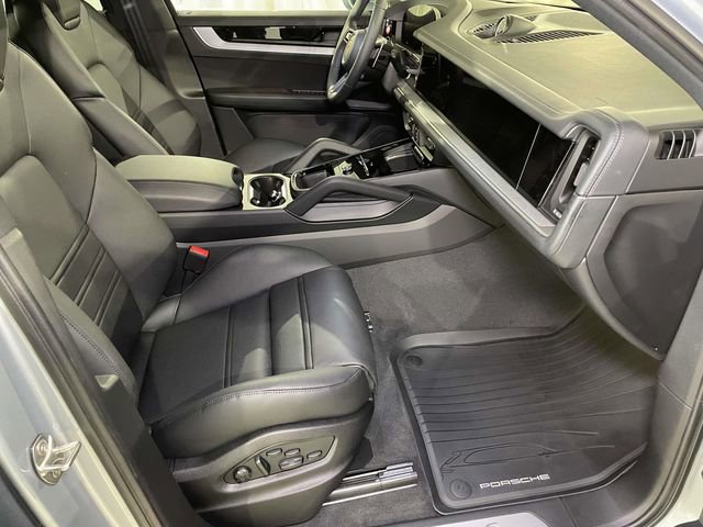 New 2026 Porsche Cayenne S image 23