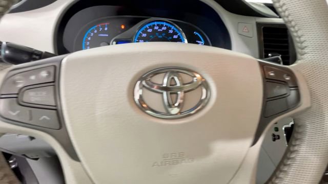 Used 2012 Toyota Sienna XLE FWD image 24