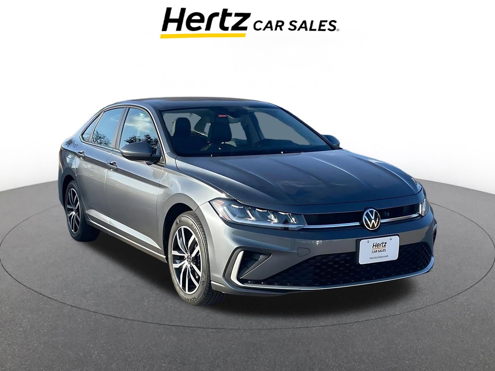 Used 2025 Volkswagen Jetta SE image 1