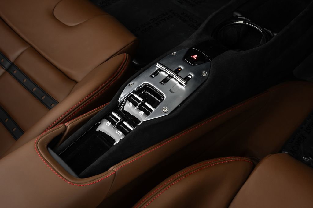 Used 2023 Ferrari SF90 Spider Base image 40