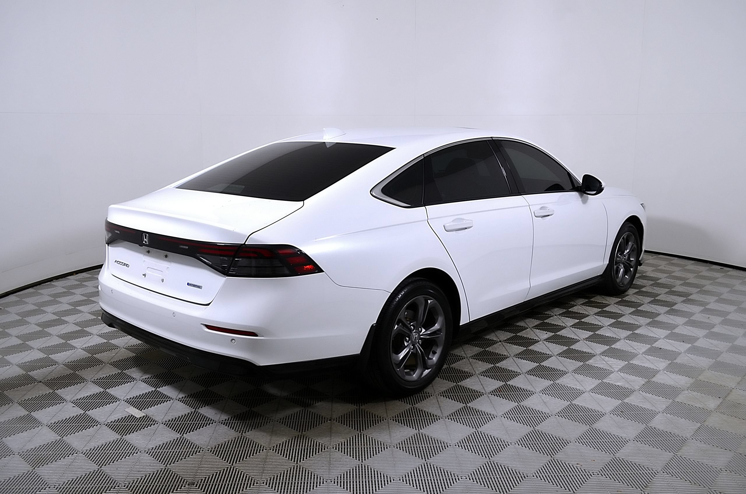 Used 2023 Honda Accord EX-L image 7