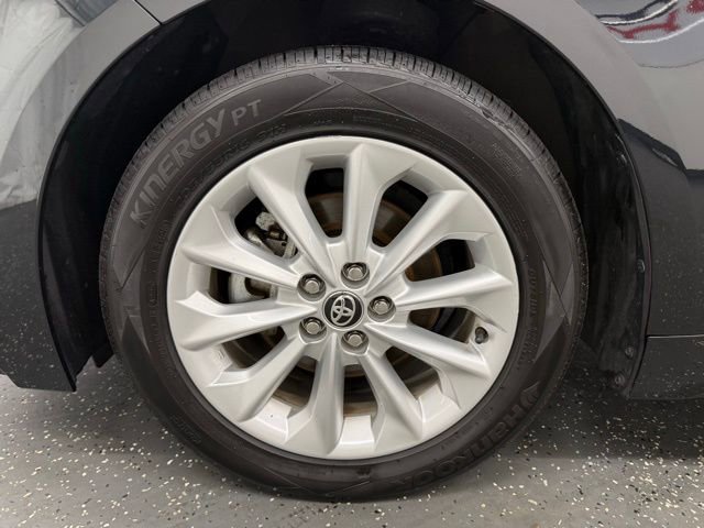 Used 2020 Toyota Corolla XLE image 19