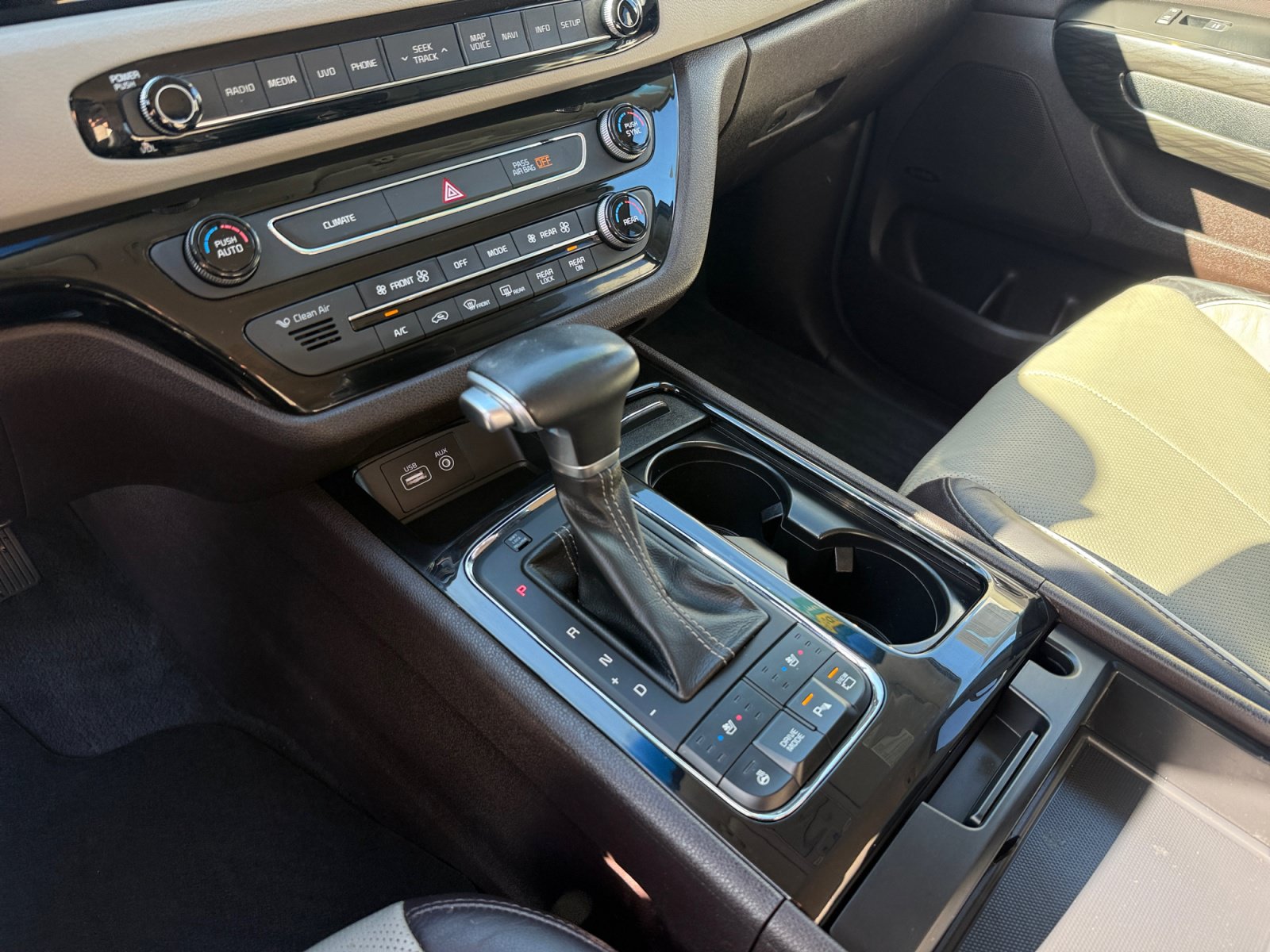 Used 2017 Kia Sedona SX Limited FWD image 13