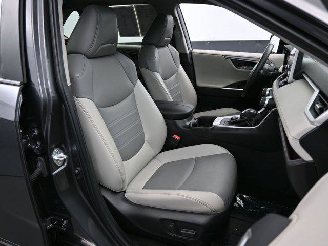 Used 2022 Toyota RAV4 Limited image 15