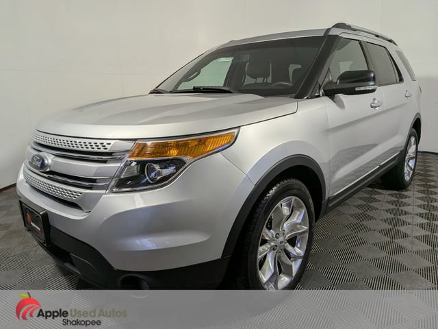 Used 2015 Ford Explorer XLT w/ Equipment Group 202A AWD/4WD image 3