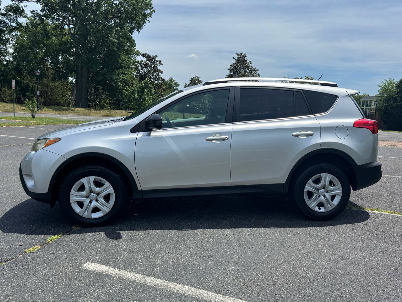 Used 2013 Toyota RAV4 LE AWD/4WD image 6
