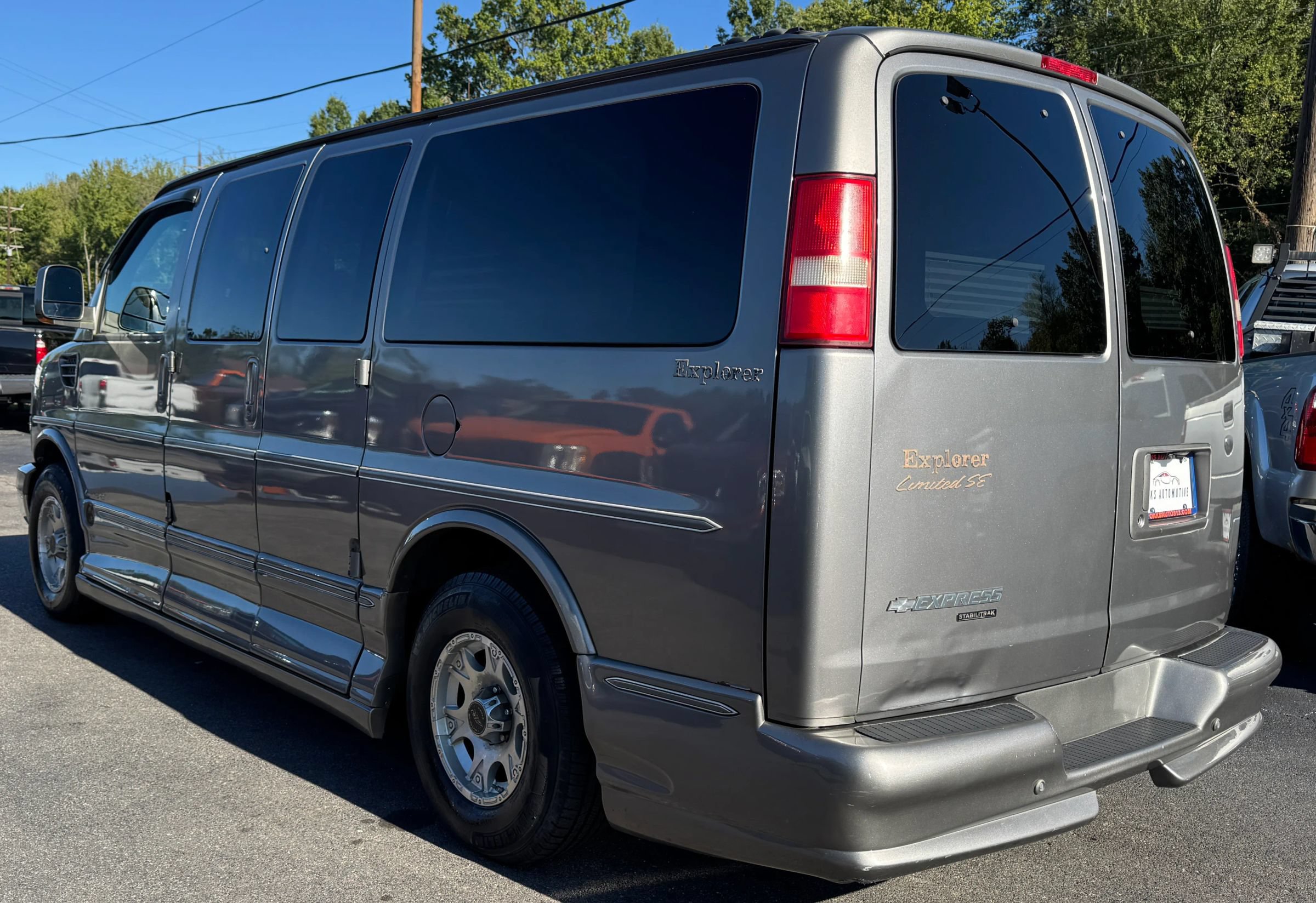 Used 2008 Chevrolet Express 1500 w/ Preferred Equipment Group RWD image 5