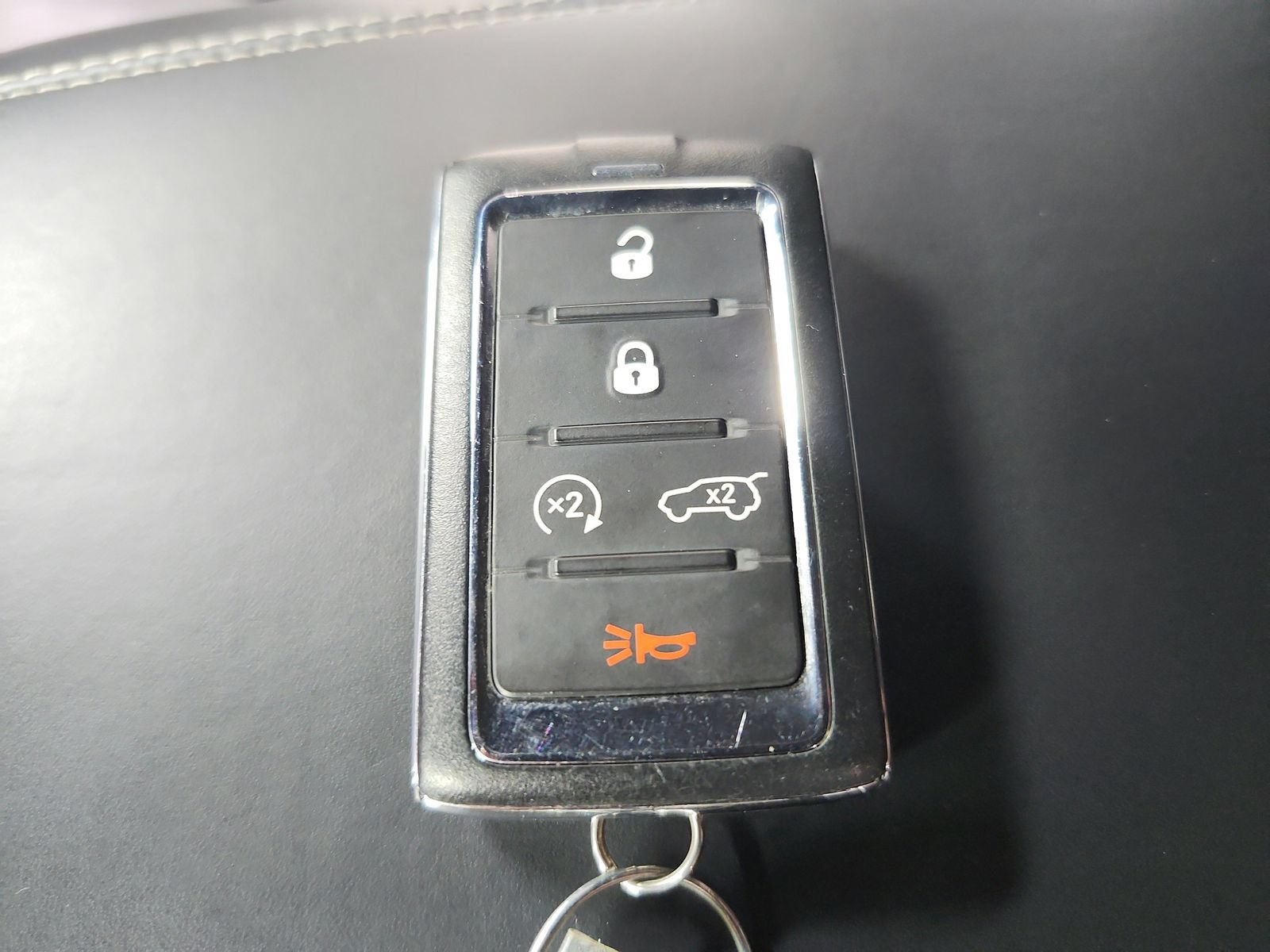 Used 2023 Jeep Grand Cherokee Overland AWD/4WD image 38