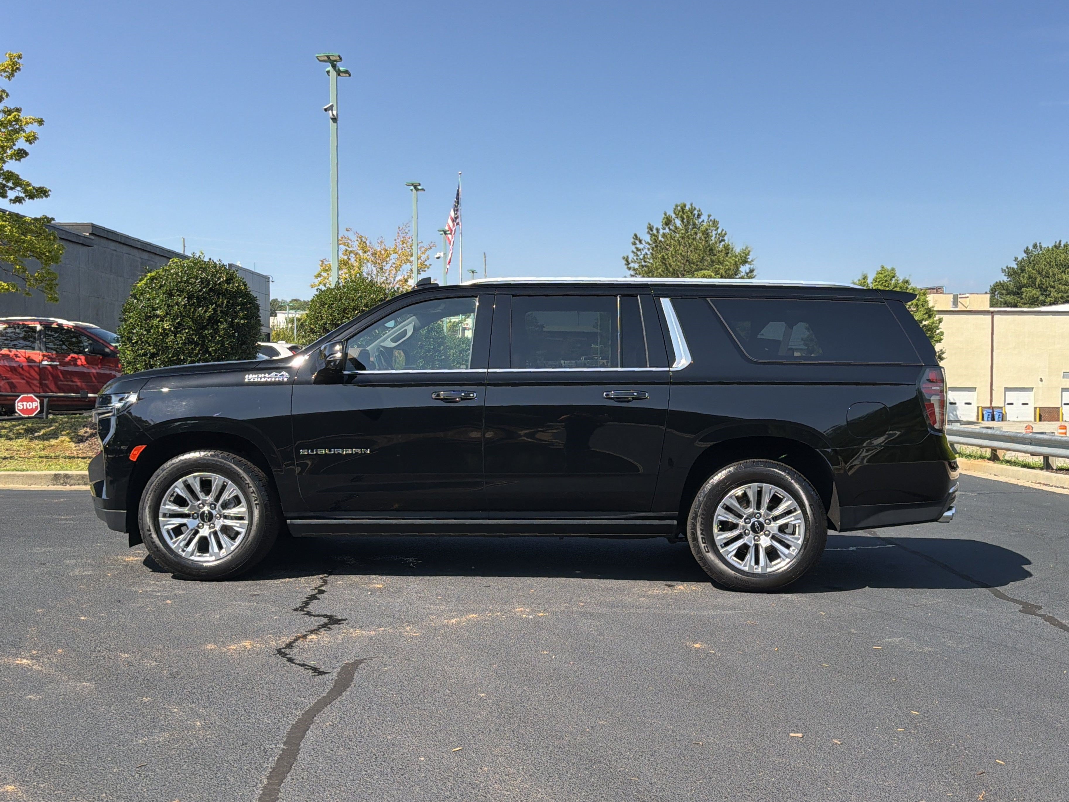 Used 2022 Chevrolet Suburban High Country AWD/4WD image 15
