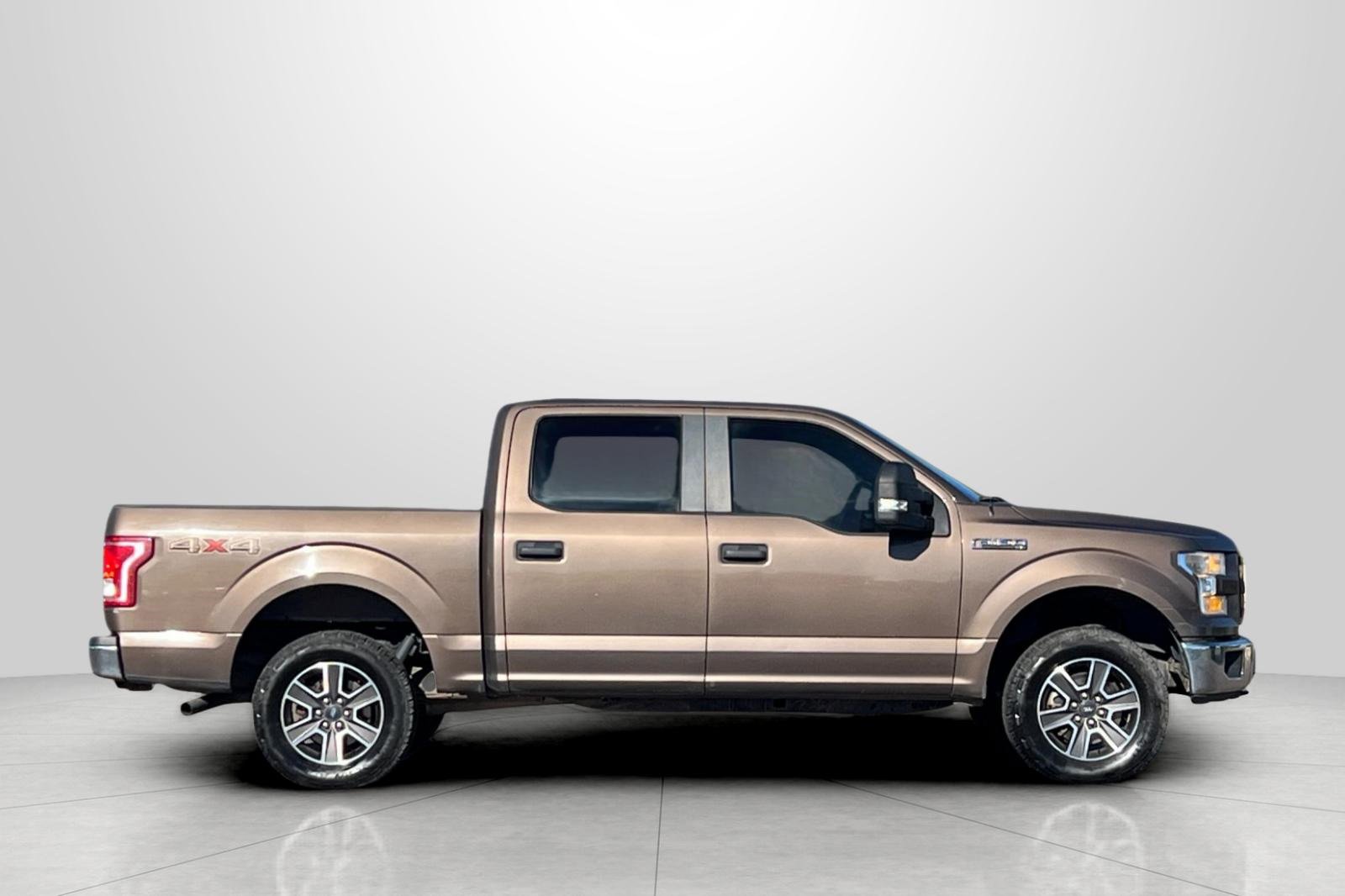 Used 2017 Ford F150 XL w/ Equipment Group 101A Mid image 3