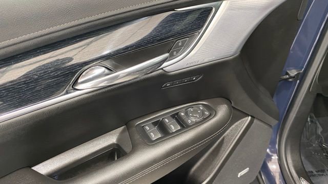 Used 2025 Cadillac XT5 Premium Luxury image 15