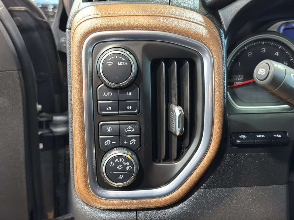 Used 2021 Chevrolet Silverado 1500 High Country w/ Technology Package image 16