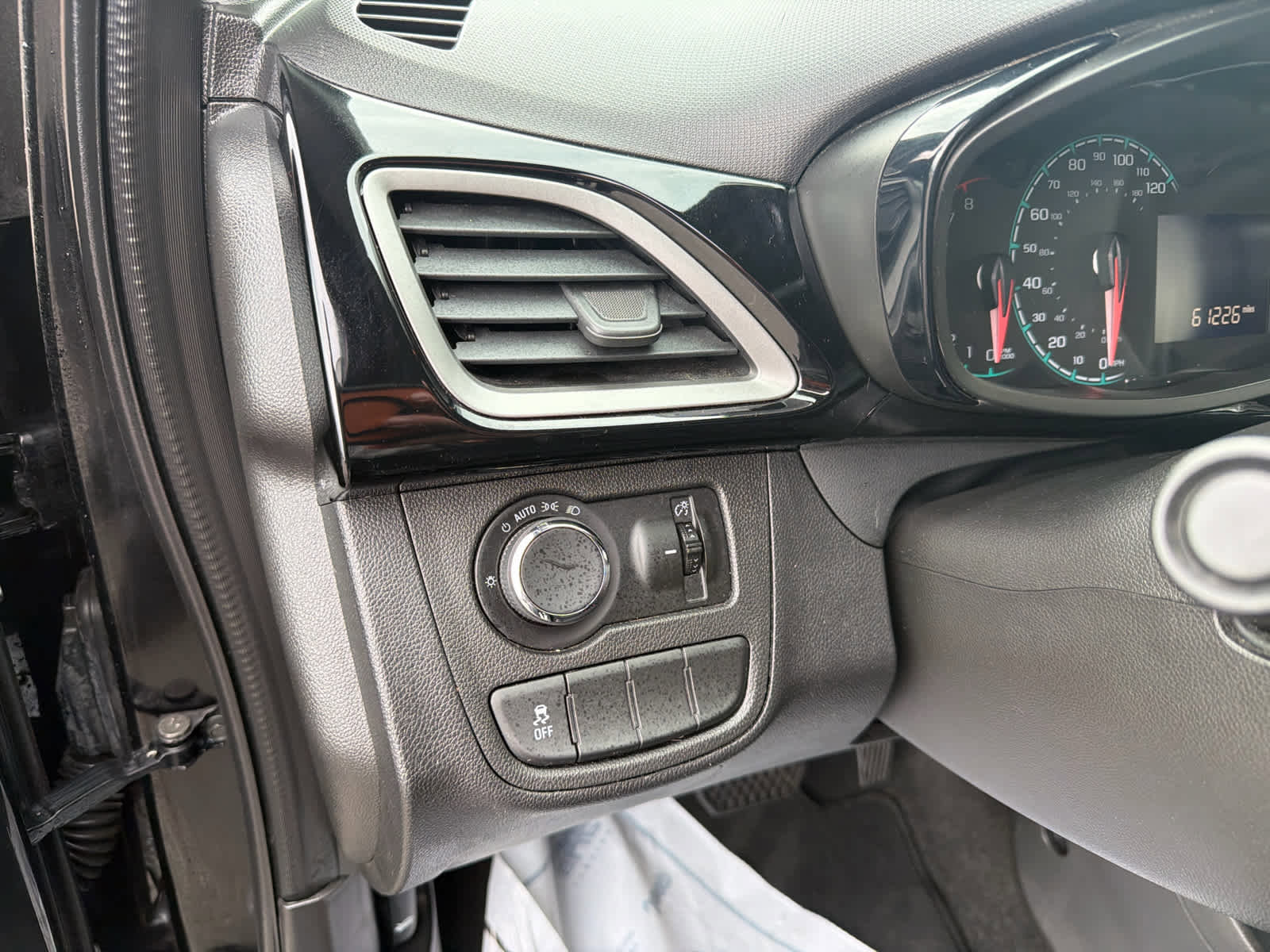 Used 2022 Chevrolet Spark LT image 22