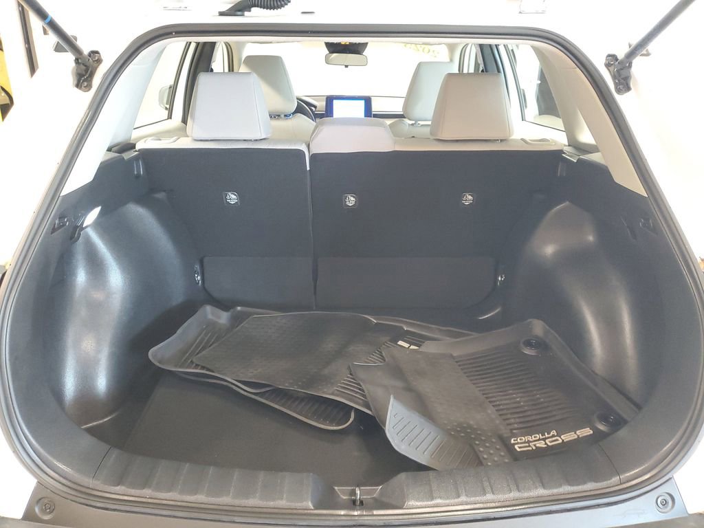 Used 2025 Toyota Corolla Cross L image 8