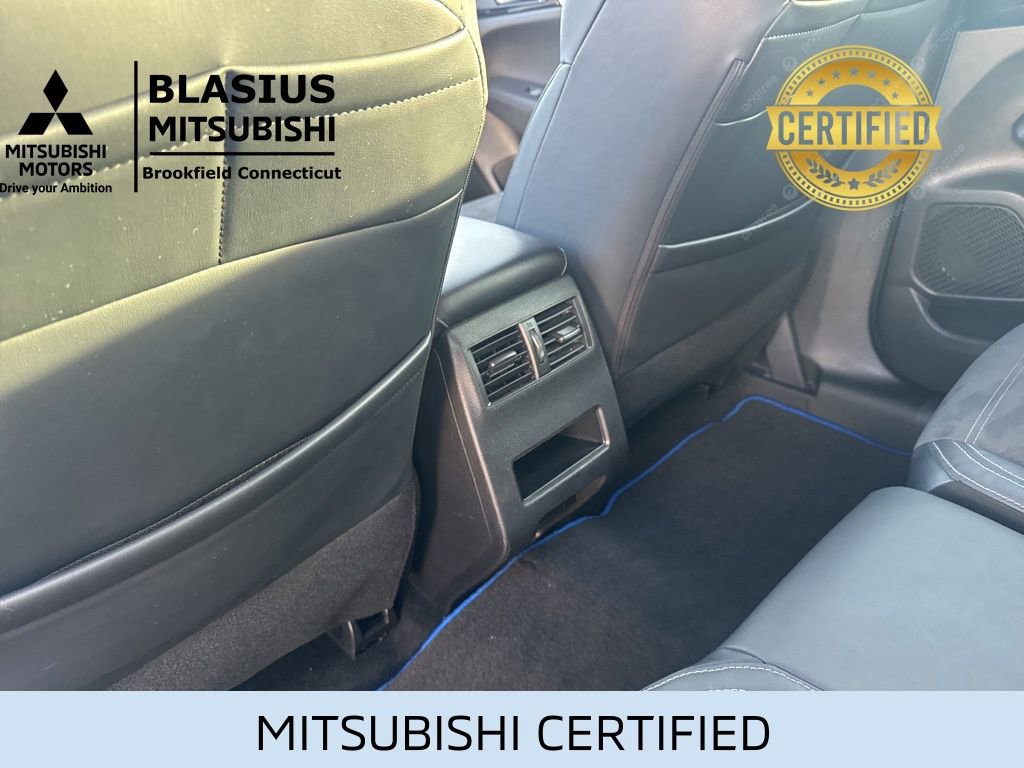 Used 2023 Mitsubishi Outlander 4WD Plug-In Hybrid image 32