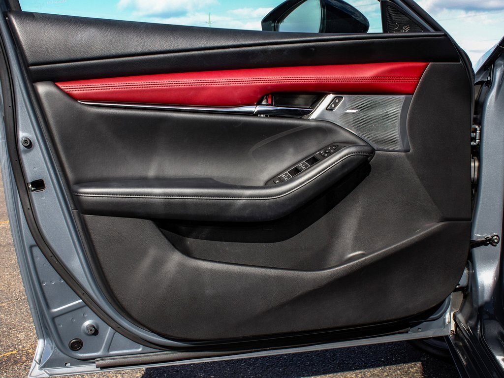 Used 2022 MAZDA MAZDA3 s image 8