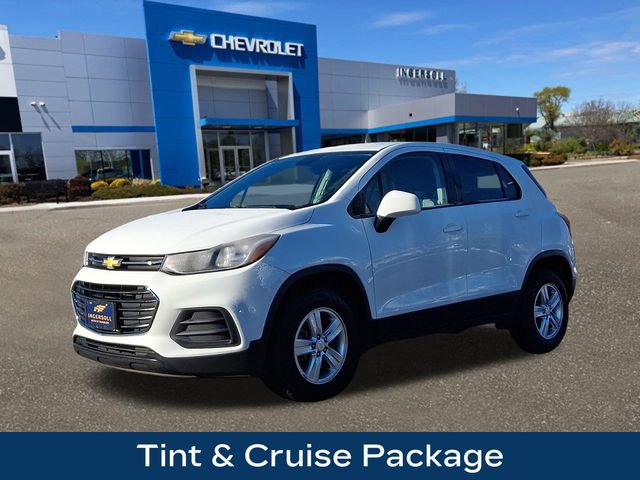 Used 2022 Chevrolet Trax LS w/ Tint and Cruise Package image 4