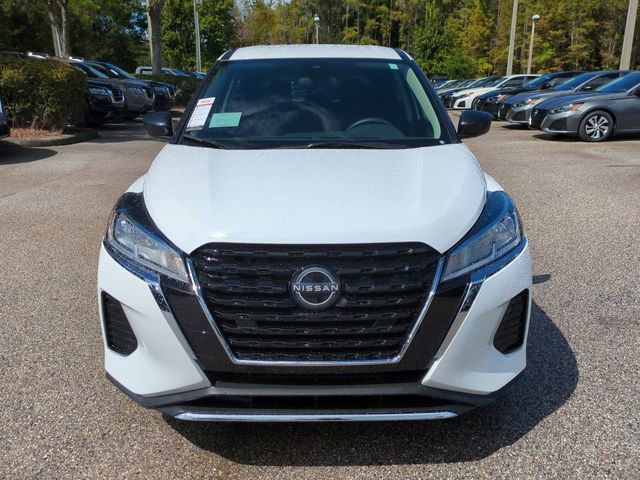 New 2025 Nissan Kicks Play S image 3