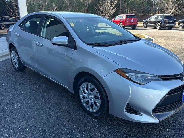 Used 2017 Toyota Corolla LE image 3