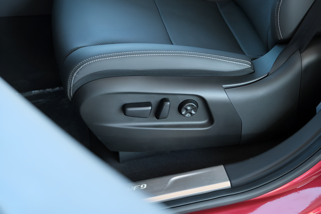 New 2024 VinFast VF 9 Plus AWD/4WD image 29